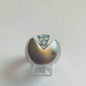 🔹fun ring w/blue & pink stones